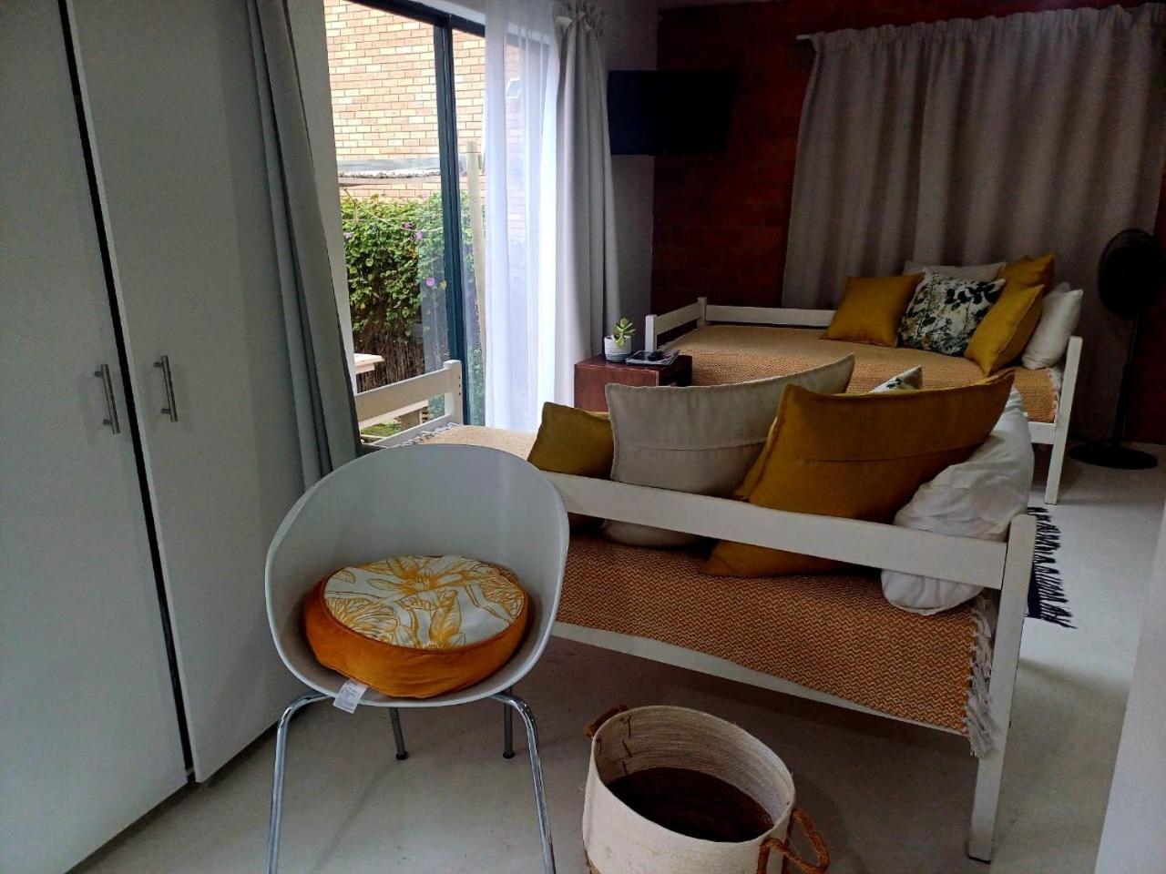 Anna's Place Jeffreys Bay Exterior foto
